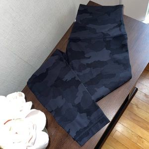 *SOLD* Lululemon size 8 25” leggings